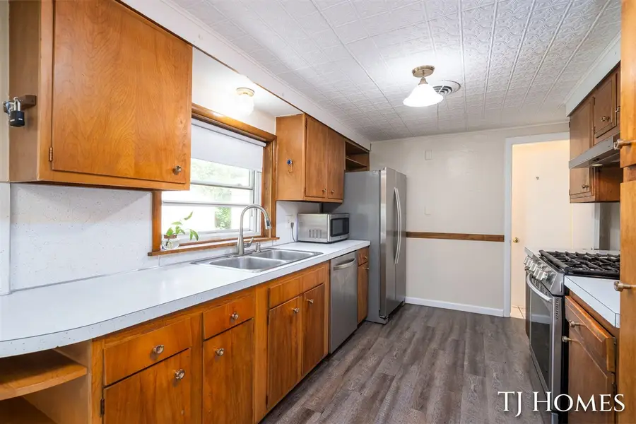 2215 Maguire, Grand Rapids, MI 49525 - #2