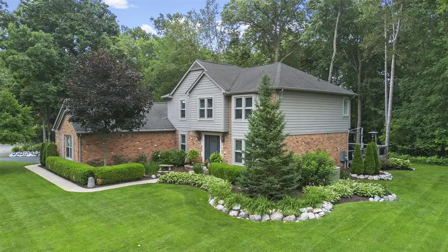 12072 Pembrooke, South Lyon, MI 48178 - #2