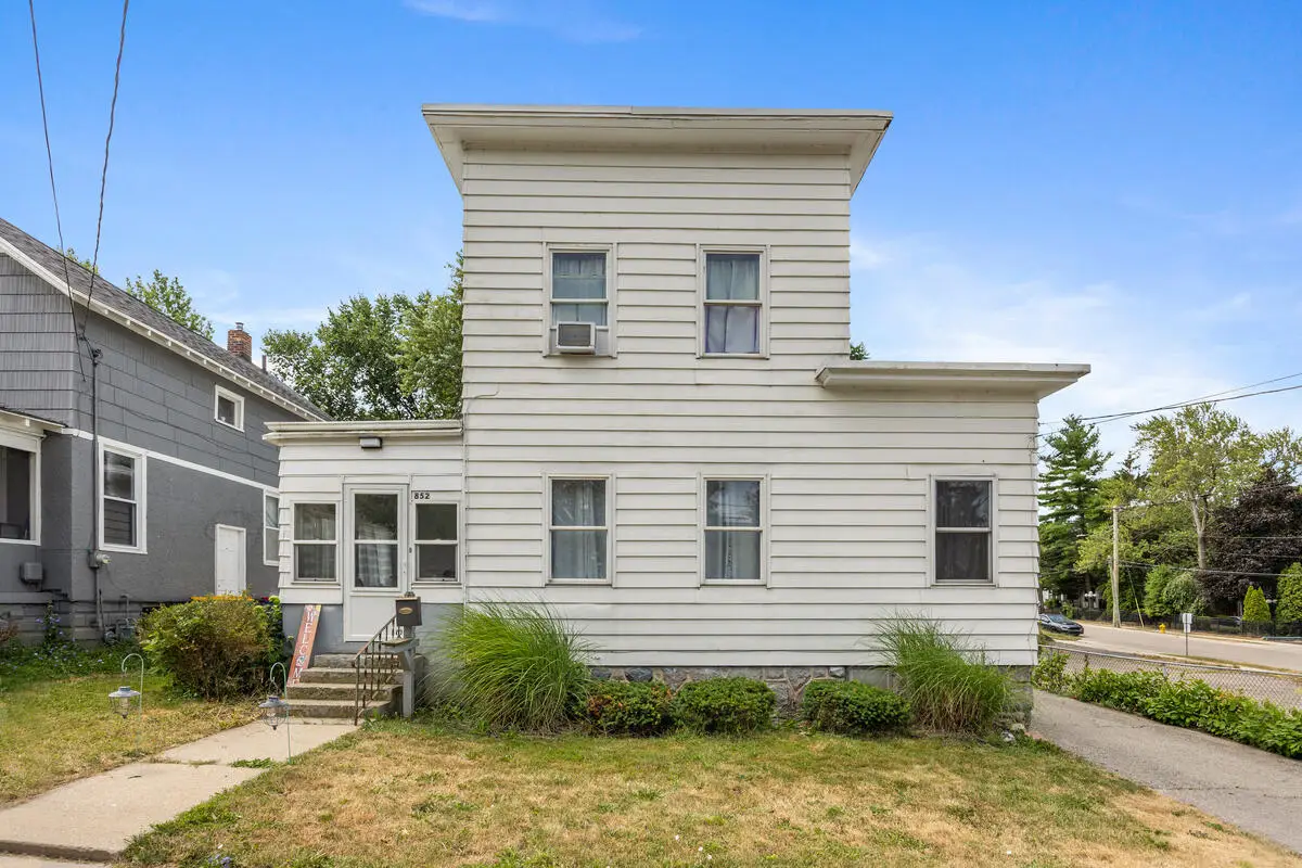 852 Leonard, Grand Rapids, MI 49503 - #1