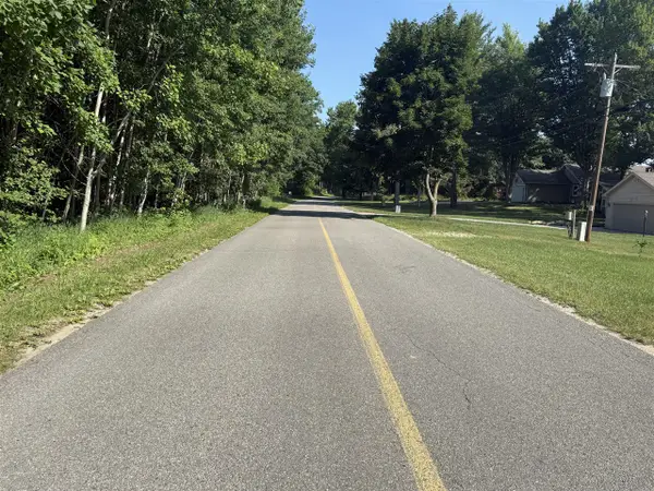W Royal, Canadian Lakes, MI 49346