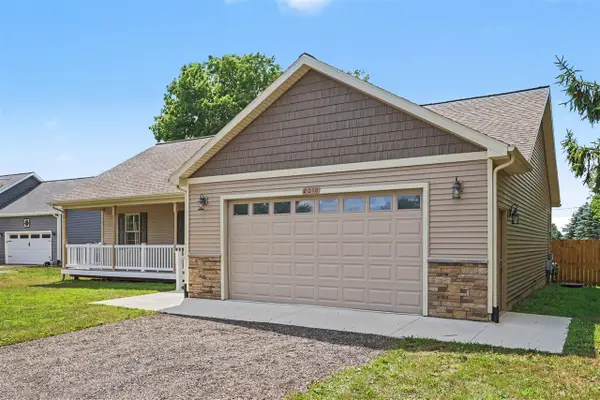 2010 Wolf Lake, Grass Lake, MI 49240
