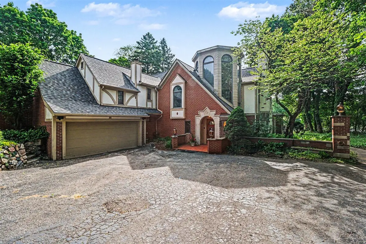 460 E Long Lake, Bloomfield Hills, MI 48304 - #1