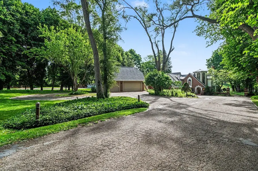 460 E Long Lake, Bloomfield Hills, MI 48304 - #2