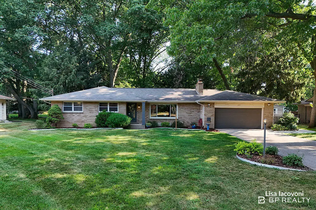 2211 Clover, Grand Rapids, MI 49504 - #1