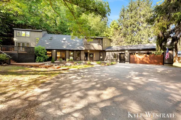 6093 Ridgeview, Norton Shores, MI 49441