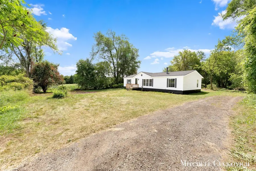7110 W 44th, Fremont, MI 49412 - #2