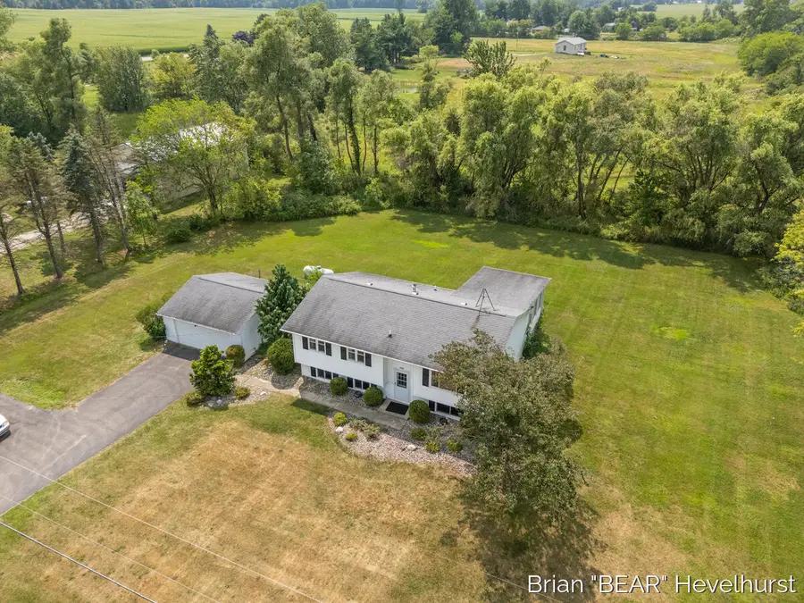 10015 Oneida, Grand Ledge, MI 48837 - #3