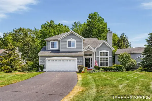 362 Sandcastle, Holland, MI 49424