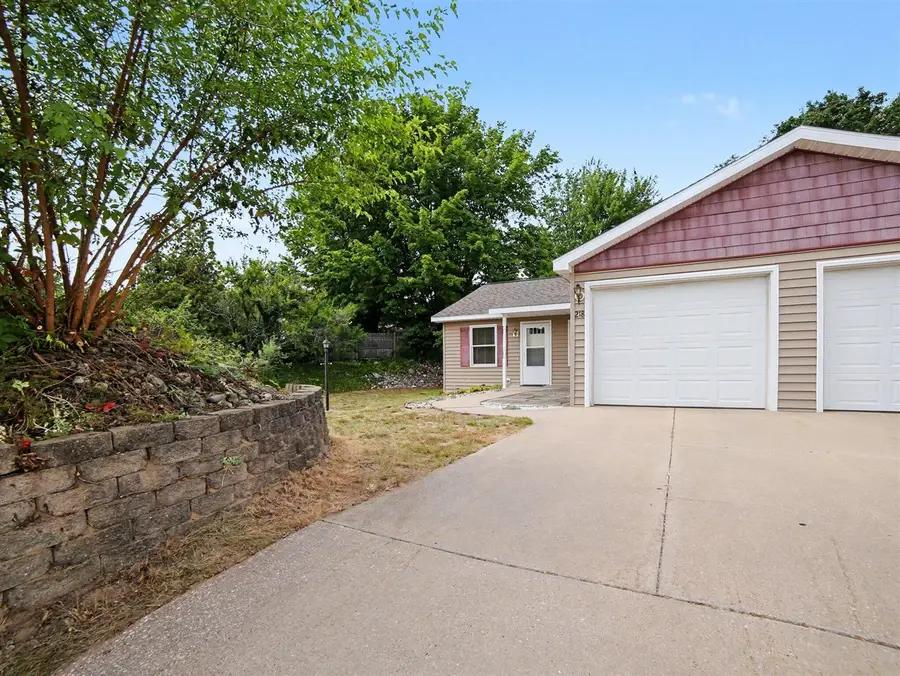 218 Devonwood, Shelby, MI 49455 - #2