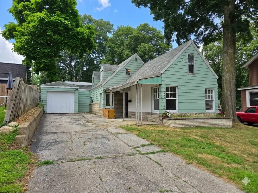 303 Orchard, Dowagiac, MI 49047 - #2