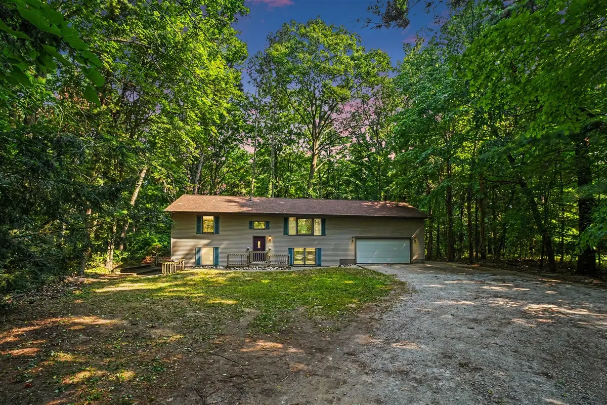 16137 Comstock, Grand Haven, MI 49417 - #1