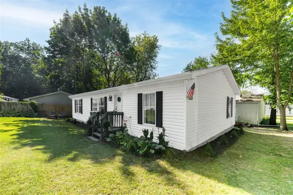 54565 Adams, Eau Claire, MI 49111