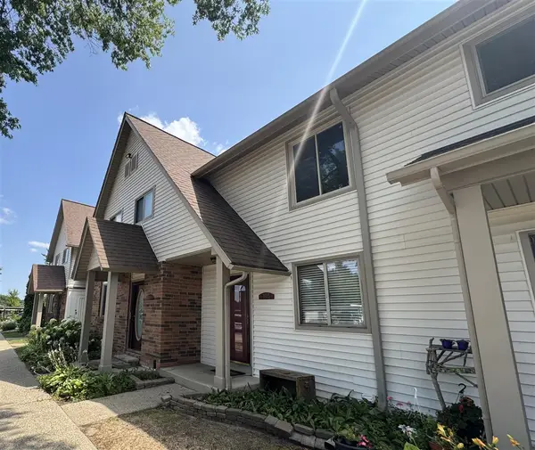 7300 Bluewater #105, Clarkston, MI 48348