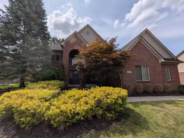46815 Grand Oak, Canton, MI 48187