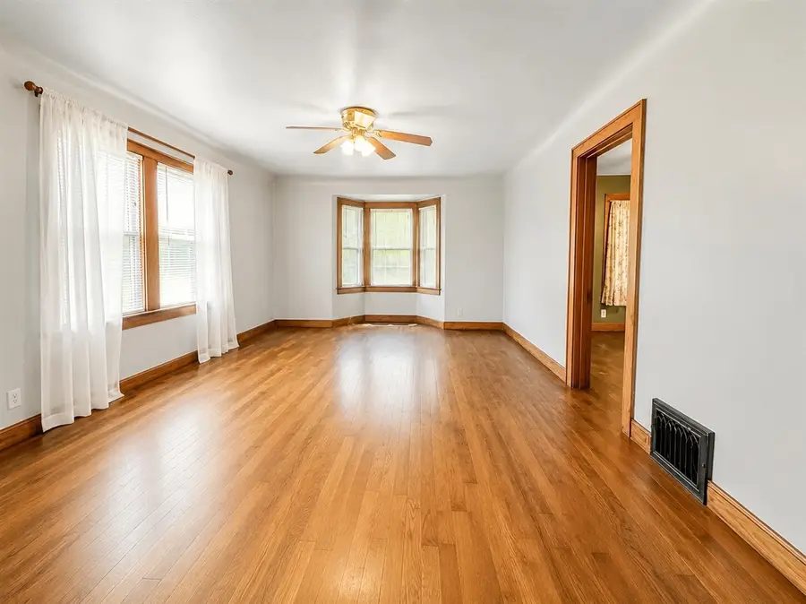 1460 S Dye, Flint, MI 48532 - #3