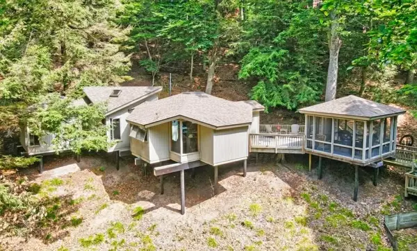 10304 Lost Valley #12, Montague, MI 49437