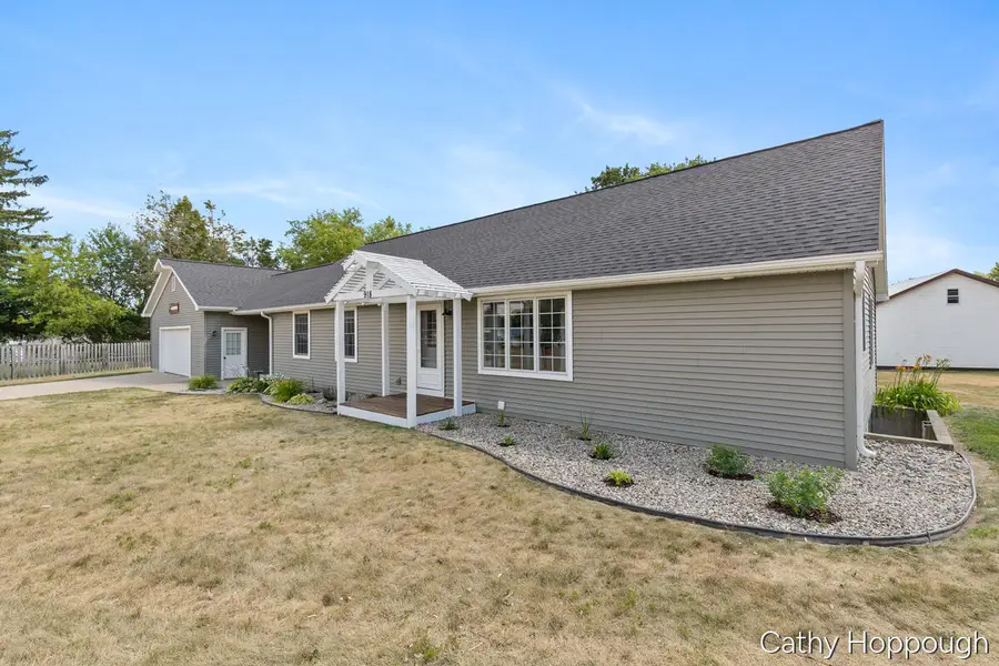 918 Emerald, Lake Odessa, MI 48849 - #3