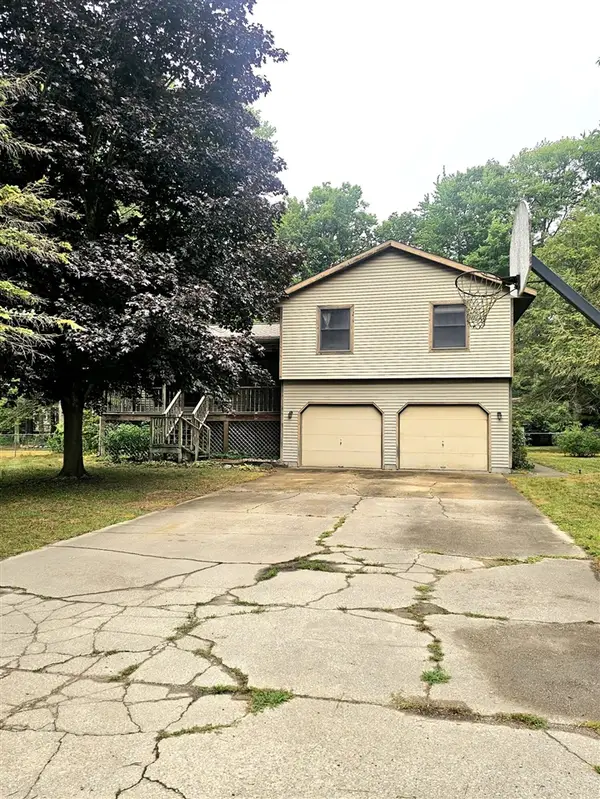 2886 Oak, Spring Lake, MI 49456