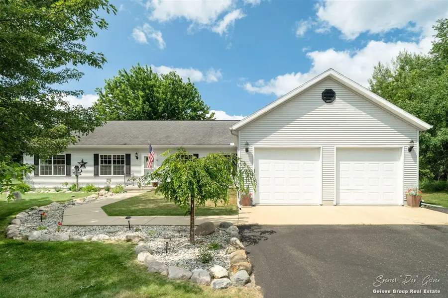 6943 Riverwood, Belding, MI 48809 - #3