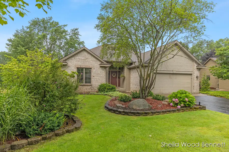 7023 Camelback, Rockford, MI 49341 - #3