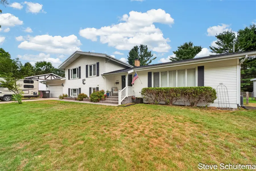1870 Hendrick, Norton Shores, MI 49441 - #2