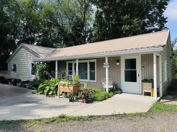 1568 Barron Lake, Niles, MI 49120