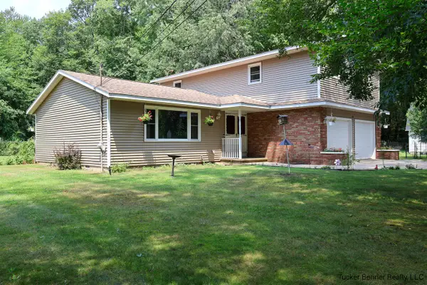 37 S Bear Lake, Muskegon, MI 49445