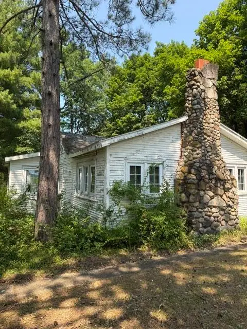 10532 N Oak, Irons, MI 49644