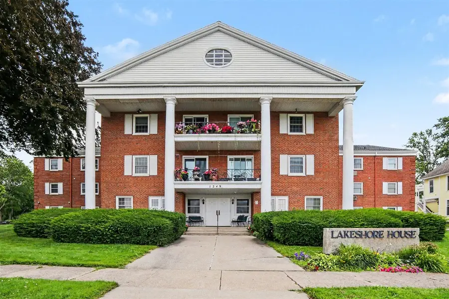 1249 Lakeshore #315, Muskegon, MI 49441 - #2