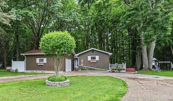 17700 Thornapple, Spring Lake, MI 49456