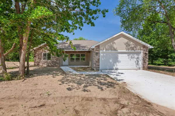 2771 Gady Pines, Adrian, MI 49221