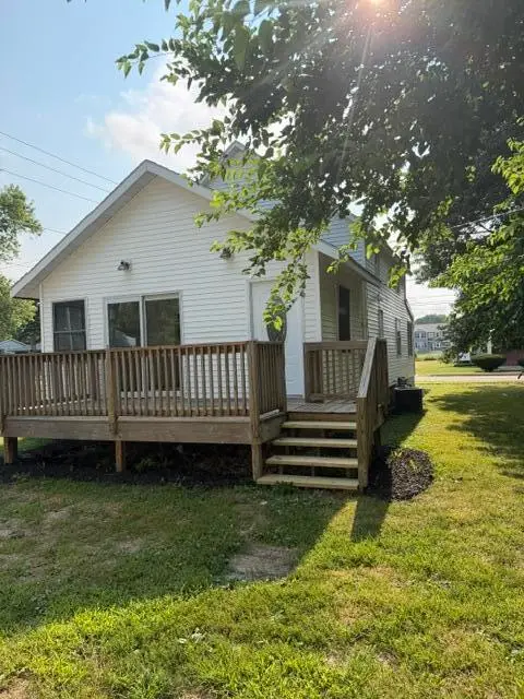 335 S Pleasant, Watervliet, MI 49098
