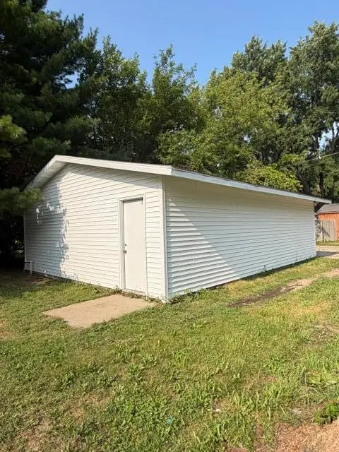335 S Pleasant, Watervliet, MI 49098 - #3