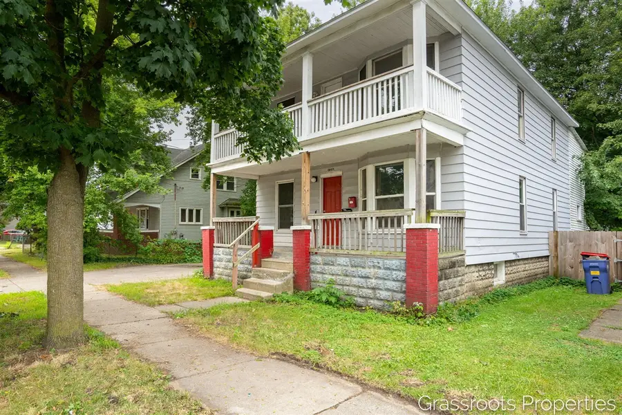 1129 Hamilton, Grand Rapids, MI 49504 - #2