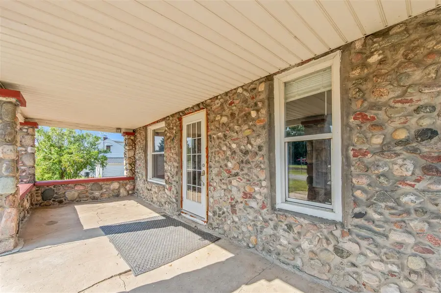 8757 N Clare, Harrison, MI 48625 - #3