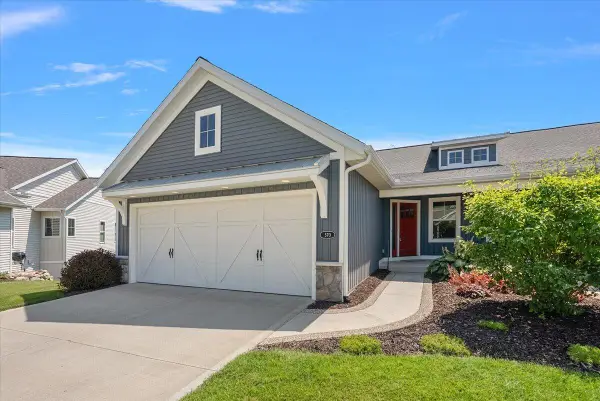 570 Riverbank, Zeeland, MI 49464