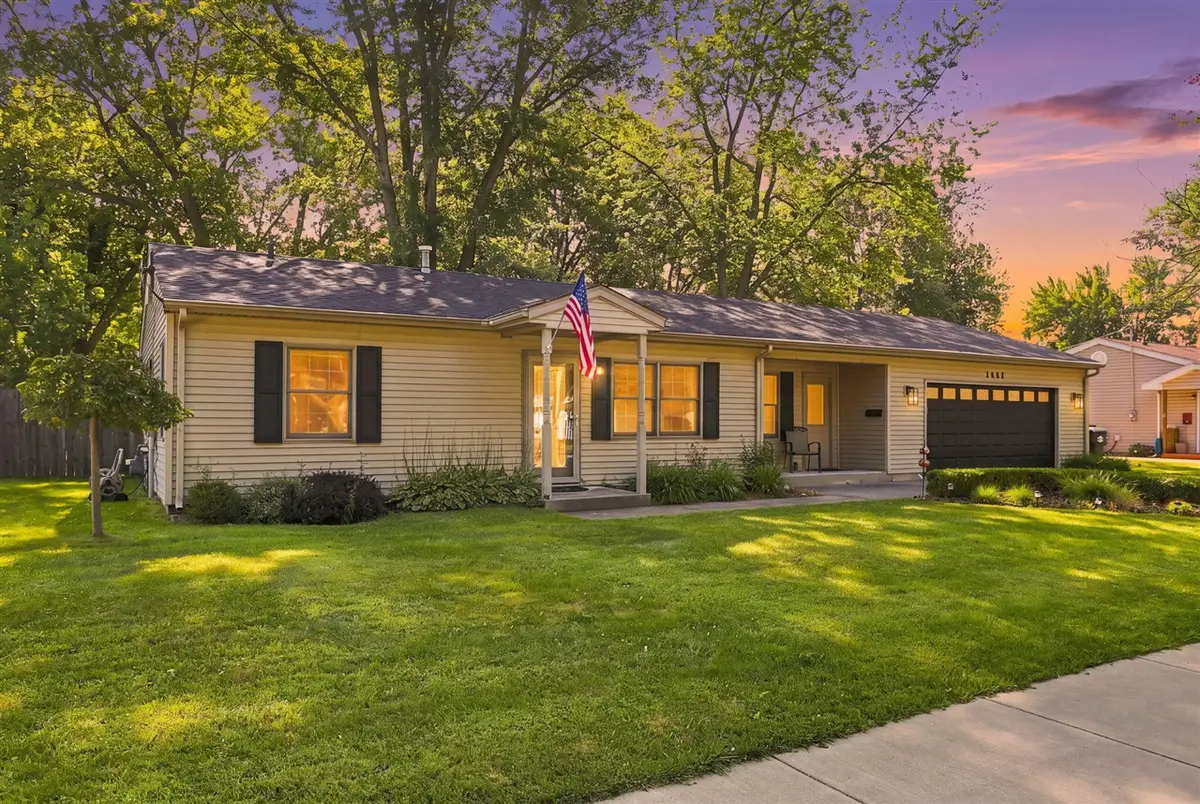 1063 Hazel, South Haven, MI 49090 - #1