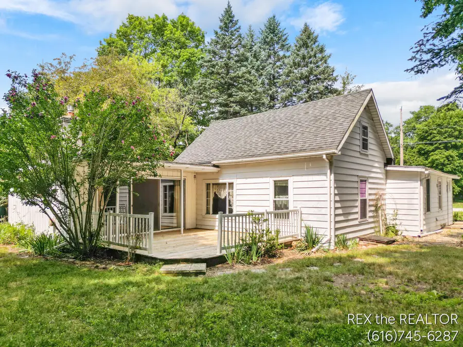 167 W Brooks, Newaygo, MI 49337 - #2