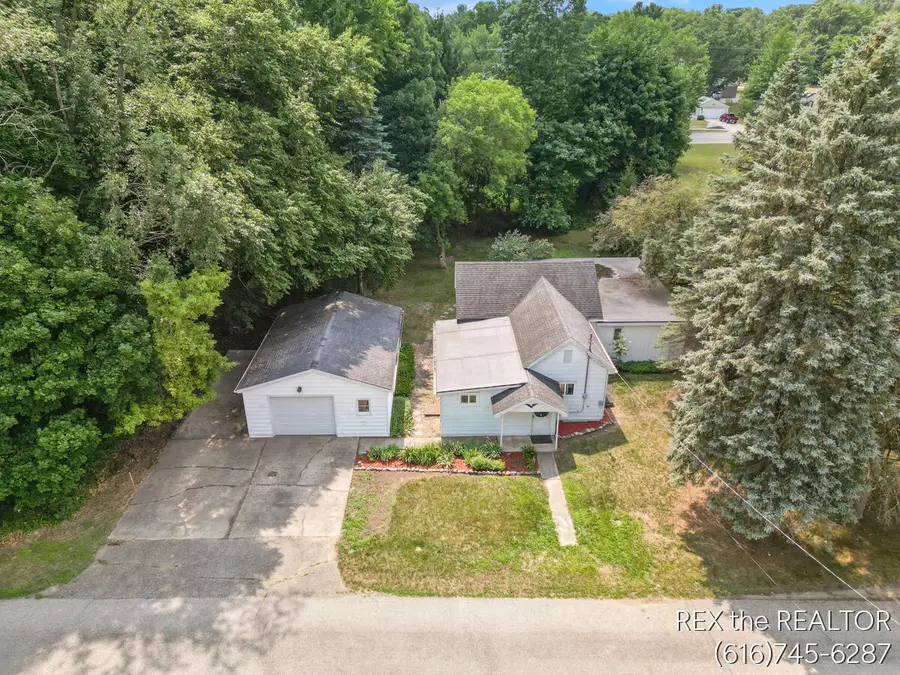 167 W Brooks, Newaygo, MI 49337 - #3