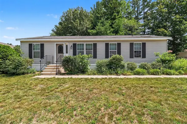 3773 W Forest Hill, Ludington, MI 49431