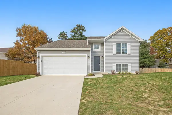 1202 Pinewood, Greenville, MI 48838