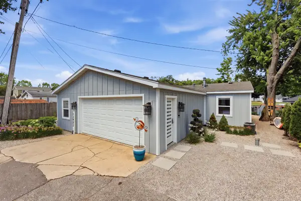 12932 Hazel, Wayland, MI 49348