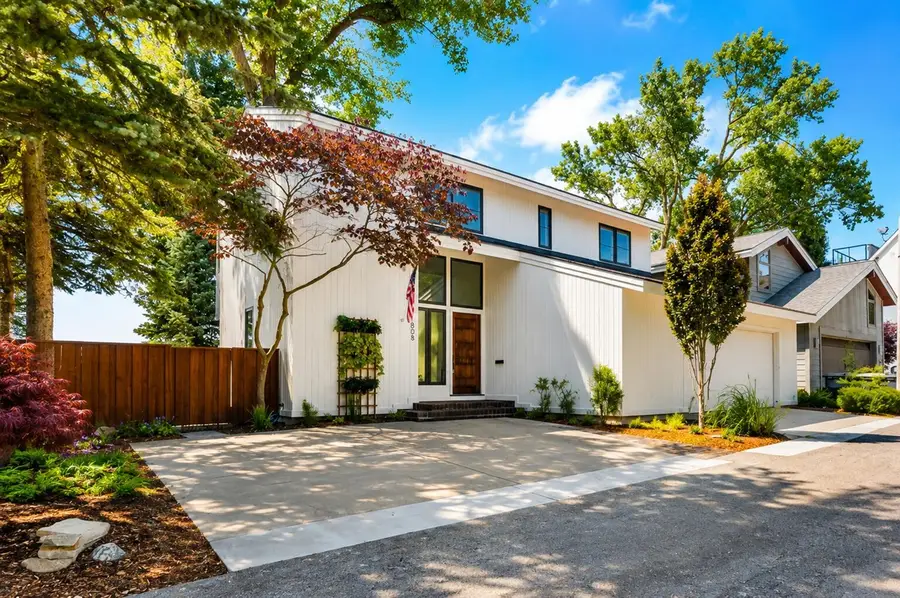 808 Lake, Saint Joseph, MI 49085 - #2