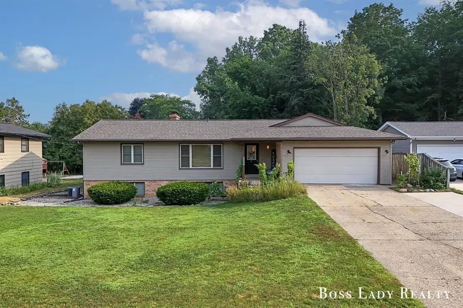 3525 Yellowstone, Grandville, MI 49418 - #2