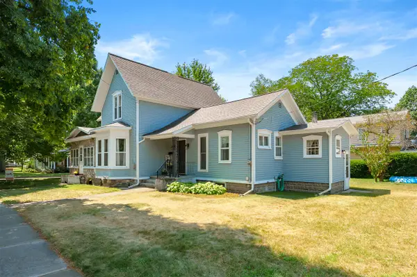 120 Hicks, Plainwell, MI 49080
