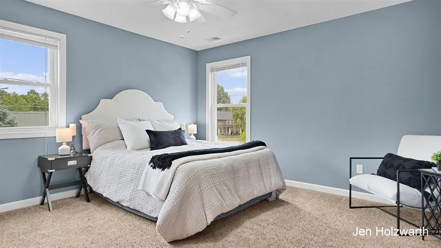 122 E Kent, Grand Ledge, MI 48837 - #3