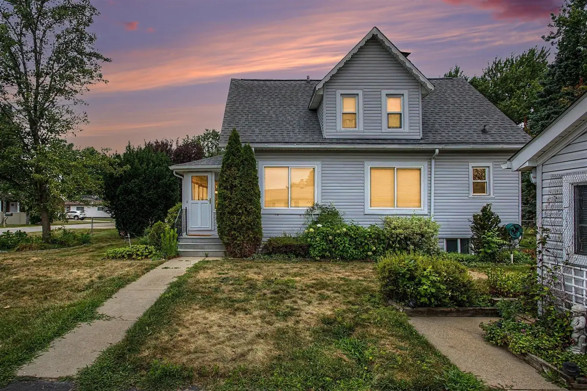 2901 Hartline, Rochester Hills, MI 48309 - #1
