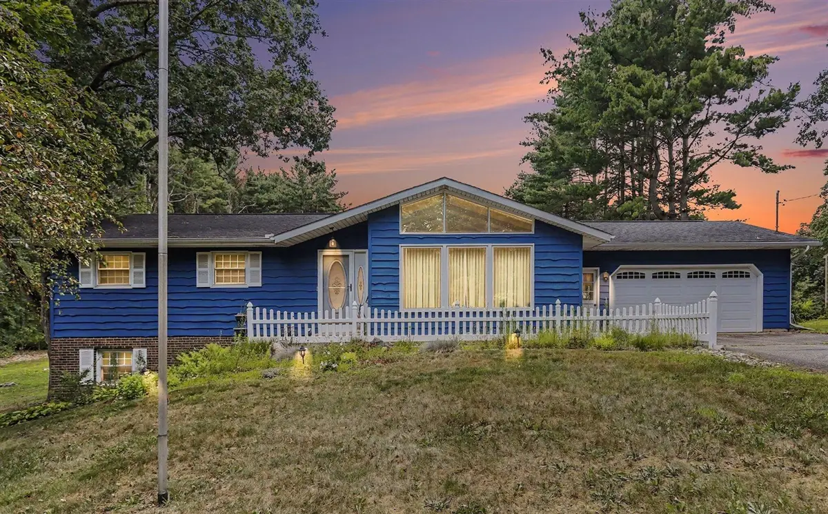8374 W Q, Mattawan, MI 49071 - #1