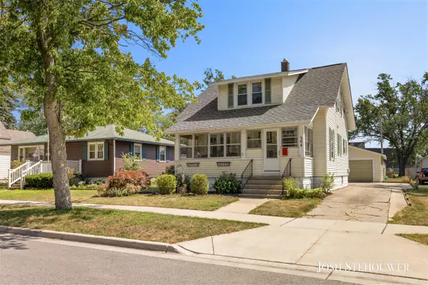 364 W 21st, Holland, MI 49423