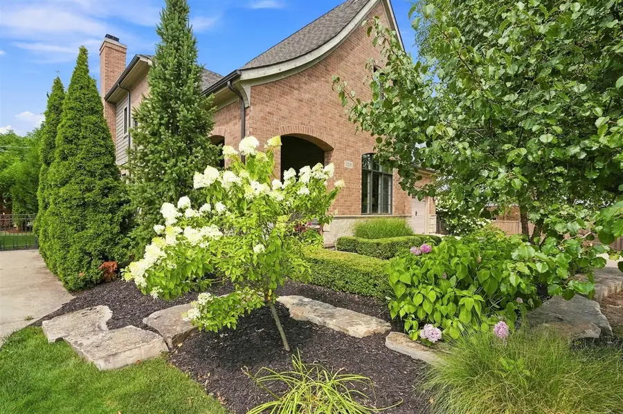 1215 Manchester, Birmingham, MI 48009 - #2
